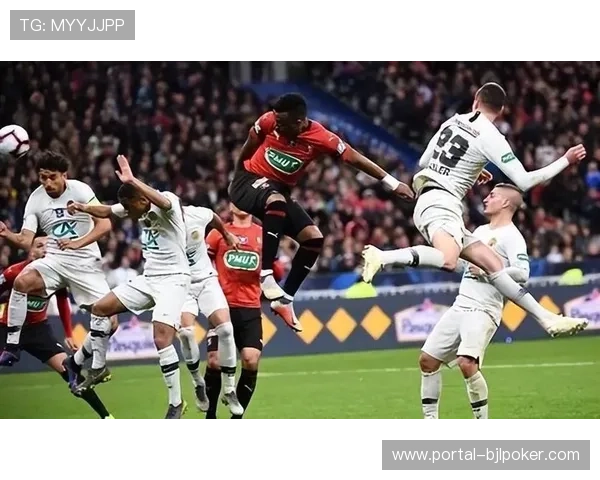 朗斯定位球战术革新贡献10球,成半程黑马关键 朗斯定位球战术革新贡献10球,成半程黑马关键